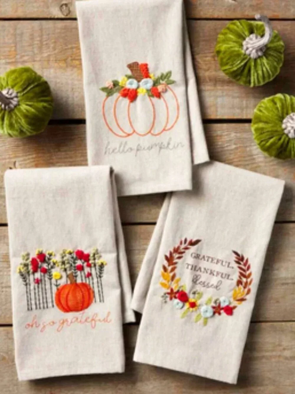 Mud Pie French Knot Towel, Grateful 10.50″ x 7.00″ NWT